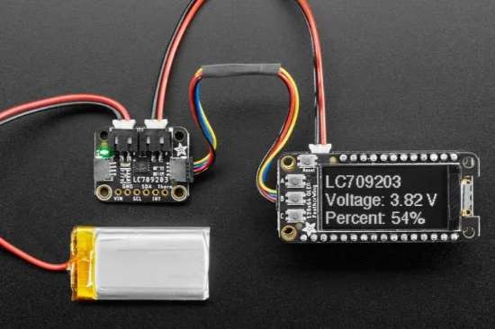 Adafruit 4172 LC709203F LiPoly / LiIon Fuel Gauge and Battery Monitor - STEMMA JST PH & QT / Qwiic